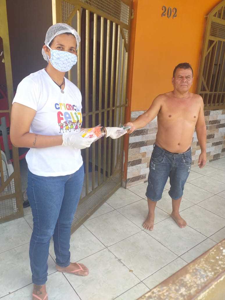 Camacã: Secretaria de Assistência Social confecciona máscaras e faz doações11